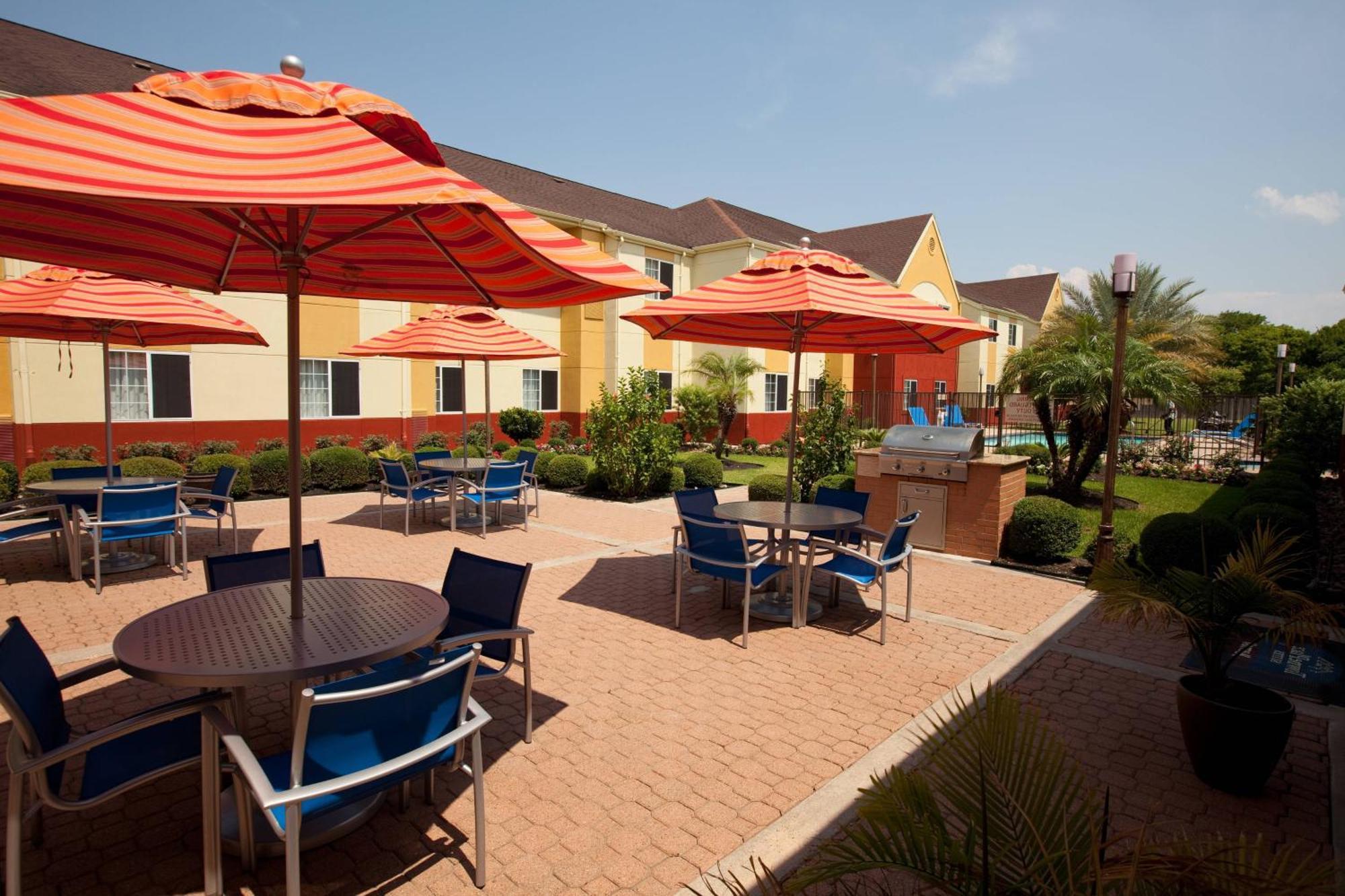 Towneplace Suites By Marriott Lake Jackson Clute Exterior foto